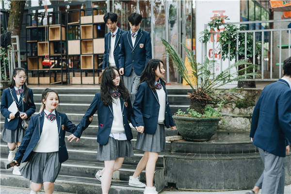 小孩兒初三了學(xué)習(xí)成績不理想，是上普高還是上職中學(xué)一門技術(shù)？