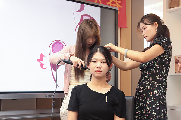 中考失利？職校讓你技能致富