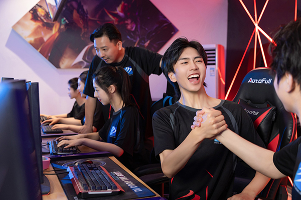 恭喜我校四名學子躋身 KPL 新秀訓練營